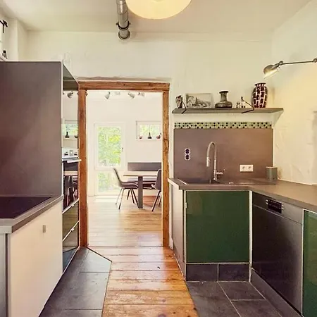 Historic By The Swimming Pond 펜션 바라운펠츠