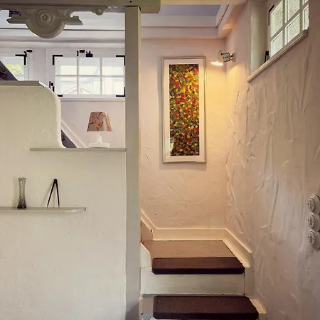 Historic By The Swimming Pond *