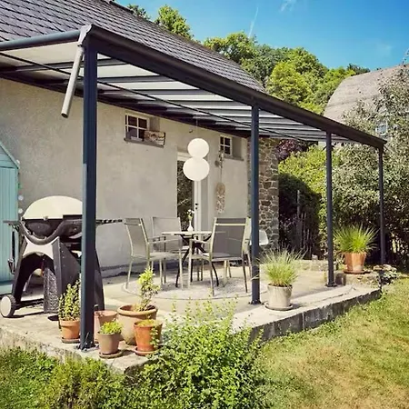 Historic By The Swimming Pond 펜션