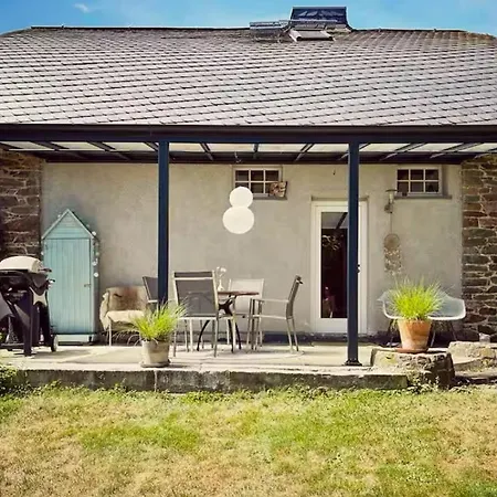 Historic By The Swimming Pond 펜션