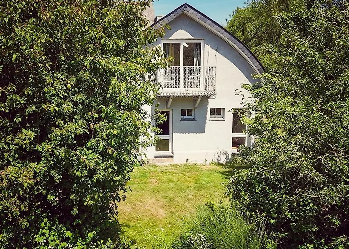 Historic By The Swimming Pond *