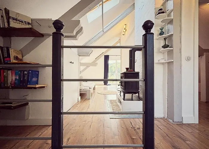 Historic By The Swimming Pond *