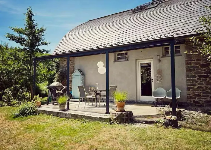 Nyaraló Historic By The Swimming Pond