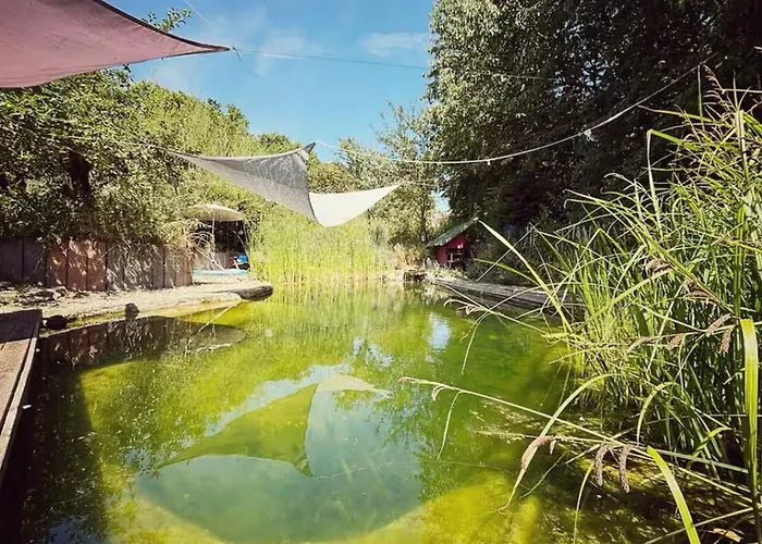 Nyaraló Historic By The Swimming Pond